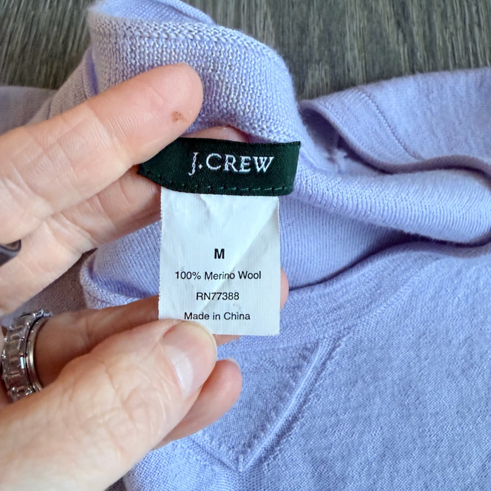 J. Crew 100% Merino Wool Scoop Neck Sweater in Lilac Purple Size Medium M - Picture 3 of 3